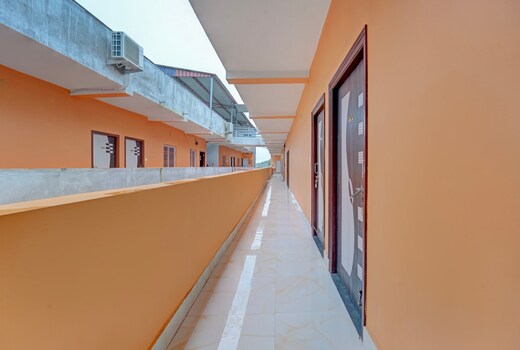Hotel O Siddhi Vinayak Hotel & Banquets