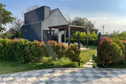 Bankroft 1 | Cozy Luxury cabin with Outdoor Jacuzzi in Hyderabad by Homeyhuts