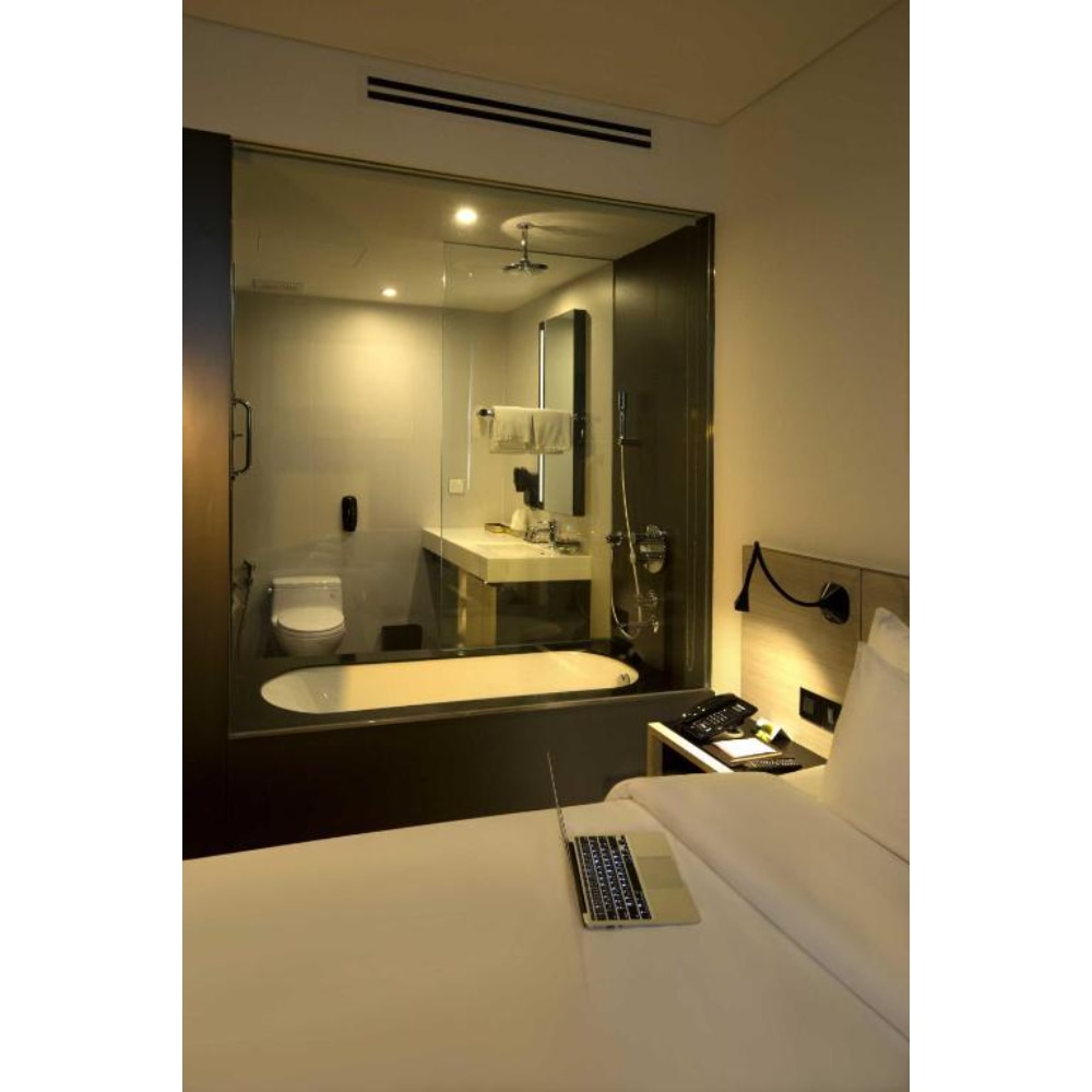 Liberty Central Saigon Citypoint Hotel - Tap to explore photos
