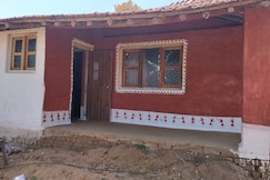 The Black Leopard Homestay, Pench