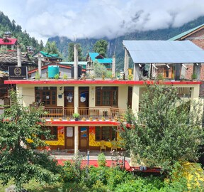 Red House Cafe Manali Guest House Free Cancellation Price Address Reviews Red House Cafe Manali Guest House Free Cancellation Price Address Reviews