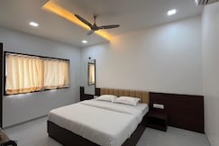 LaxmiNarayan Executive, Latur