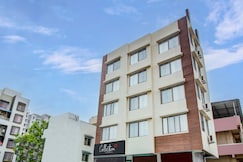 Collection O Crystal, Pune