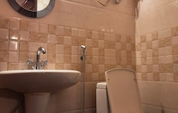 Deluxe Dbl Room-1