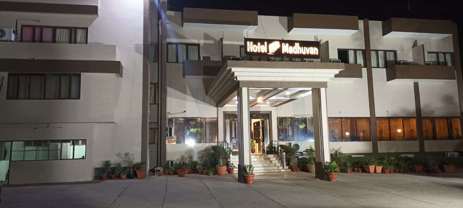Hotel Madhuvan - Tap to explore photos