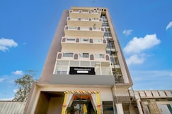 Super Townhouse Hyderabad Gate IIT BHU Formerly RK Heights, Varanasi