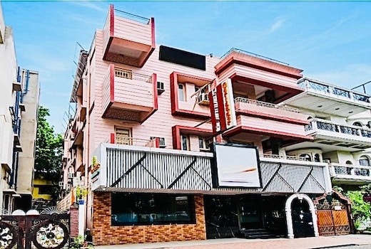 Collection O Kolkata International Airport