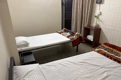 Maalti Bhavan - Traditional Stay In Spiritual Heart Of Kashi - The Group Suite, Varanasi