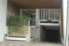 Flagship 101 Apple Platinum, Jakarta