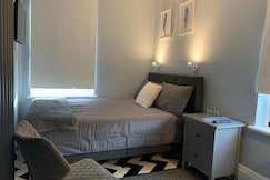 OYO Ruby Pub & Hotel, Brighton and Hove