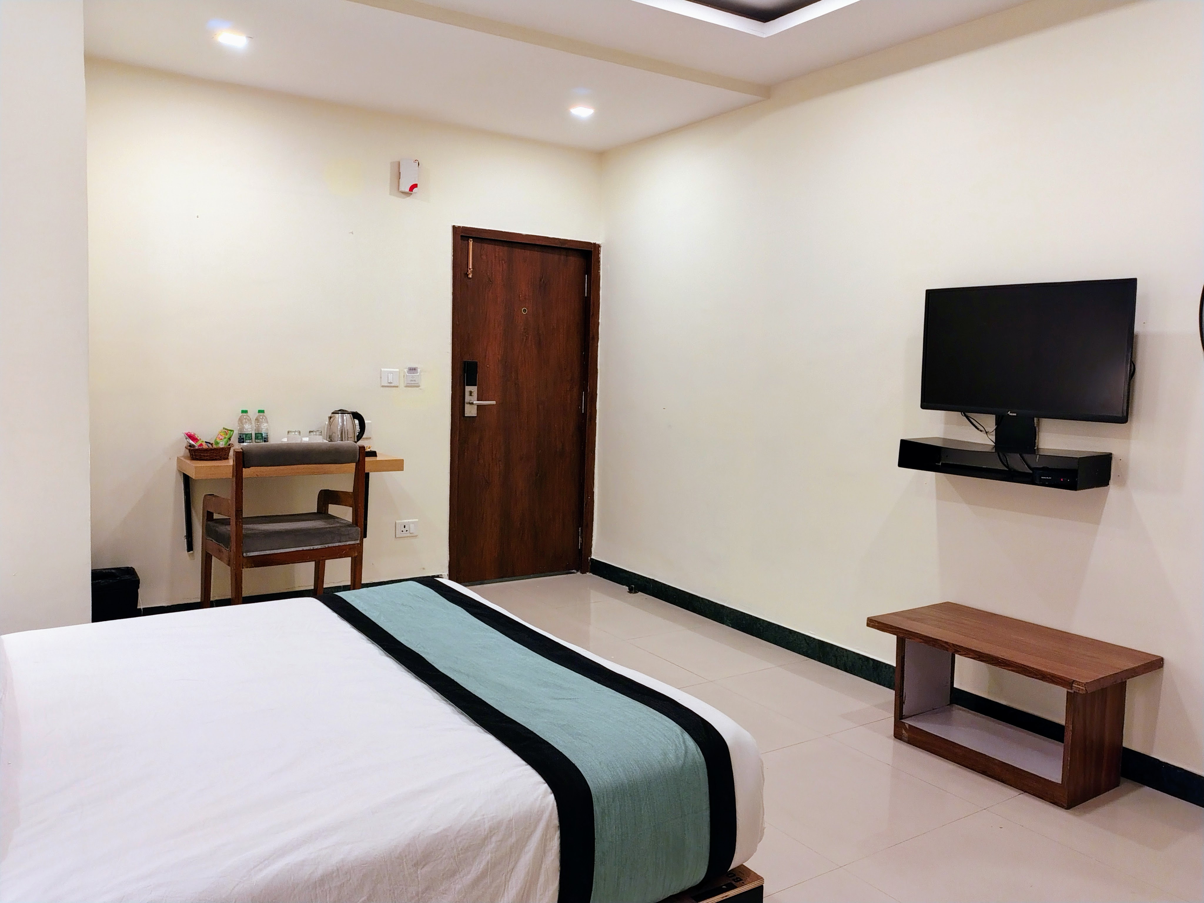 Hotel Konark Inn - Tap to explore photos
