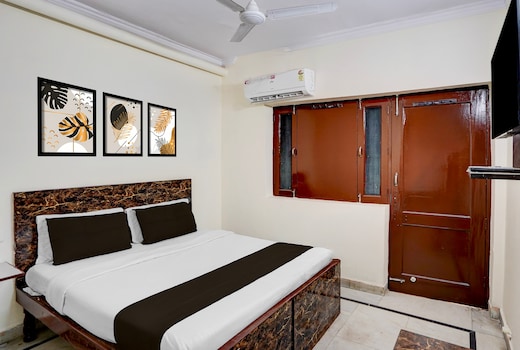 Hotel O by OYO ISBT Sector 43 Bus Terminal Formerly One Way