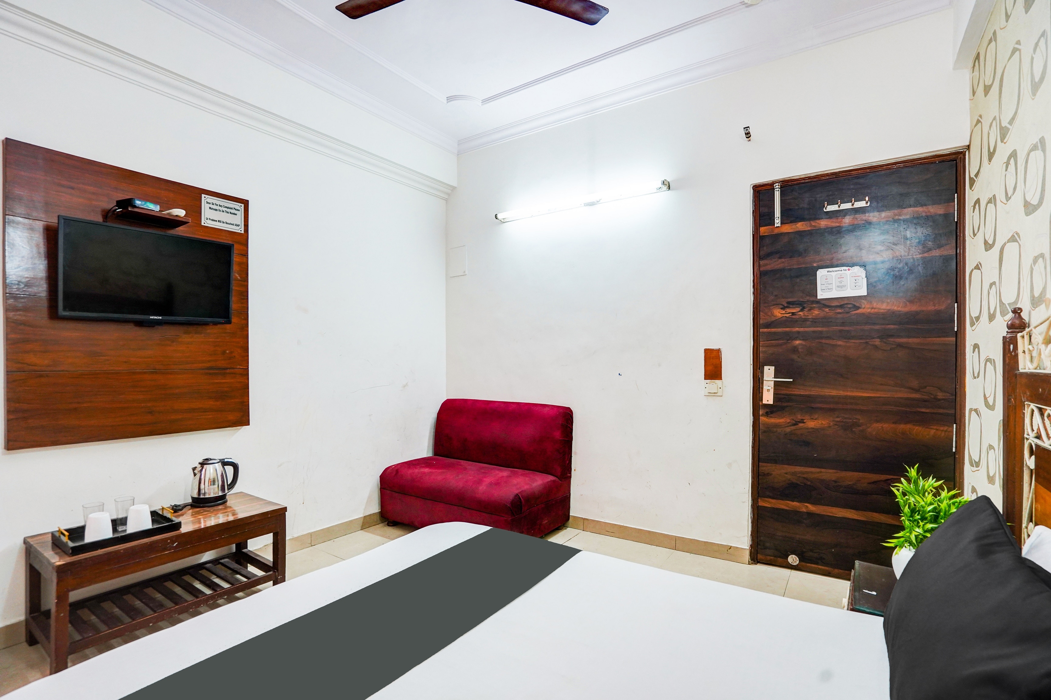 Super Hotel O Paharganj - Tap to explore photos