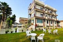 Vrinda Sarovar (800 mtr from Mathura Railway Station), Vrindavan