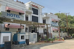 Hotel O grand inn, Meerut