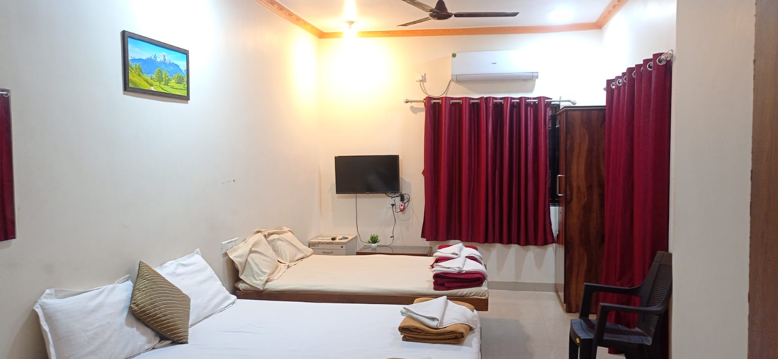 BIG DELUXE ROOM 1