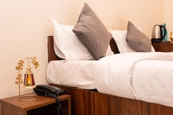 Life Tree Hotel & Banquet Hall, Sector 63A Noida, Noida