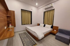Trinetra Residency  1 Room, Varanasi