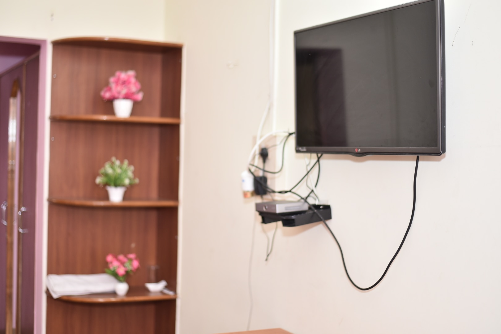 Akashi Villa Guest House - Tap to explore photos