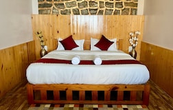 Himalayan Family Suite