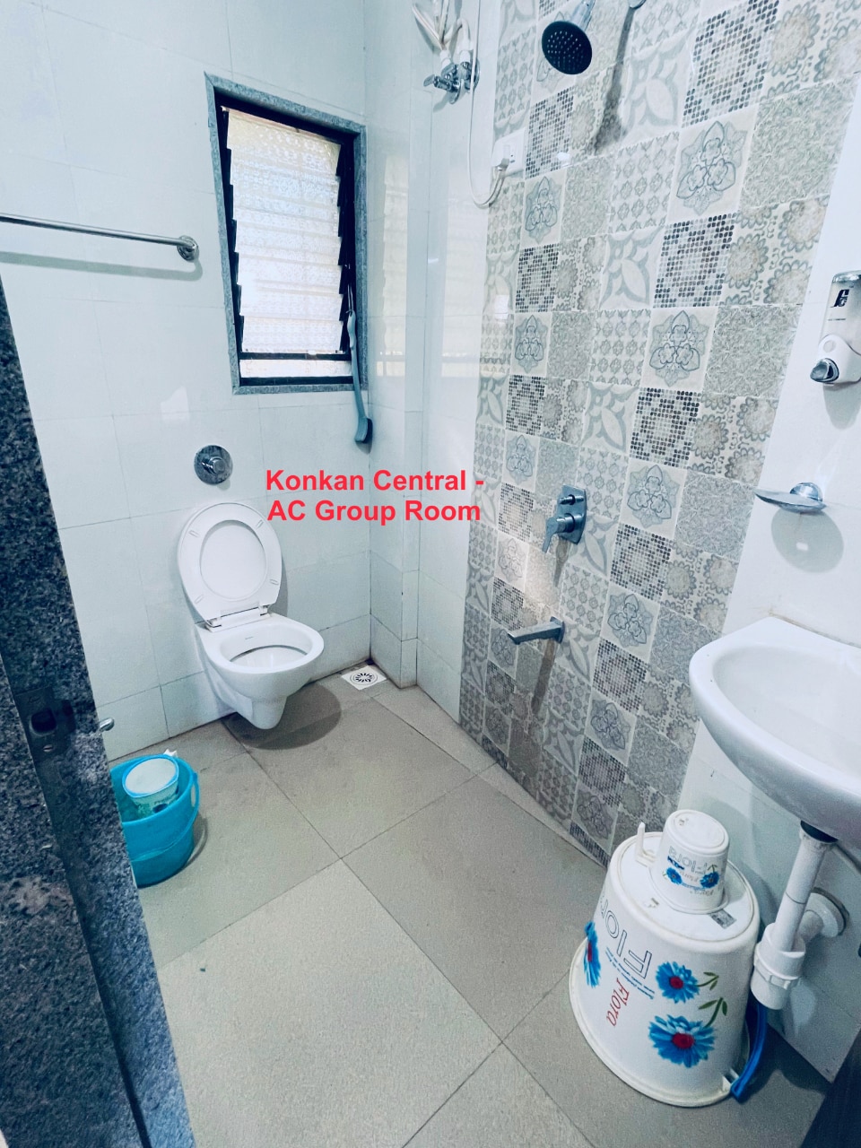 Konkan Central Family Rooms, Kankavli - Tap to explore photos