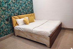 Hotel O Blue Palace, Sultanpur