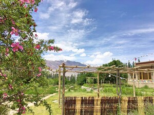Lchang Nang Retreat