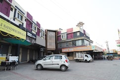 HOTEL RAMDEV ROOMS, Valsad