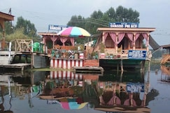 Young Shagoo Group of Houseboats, Srinagar