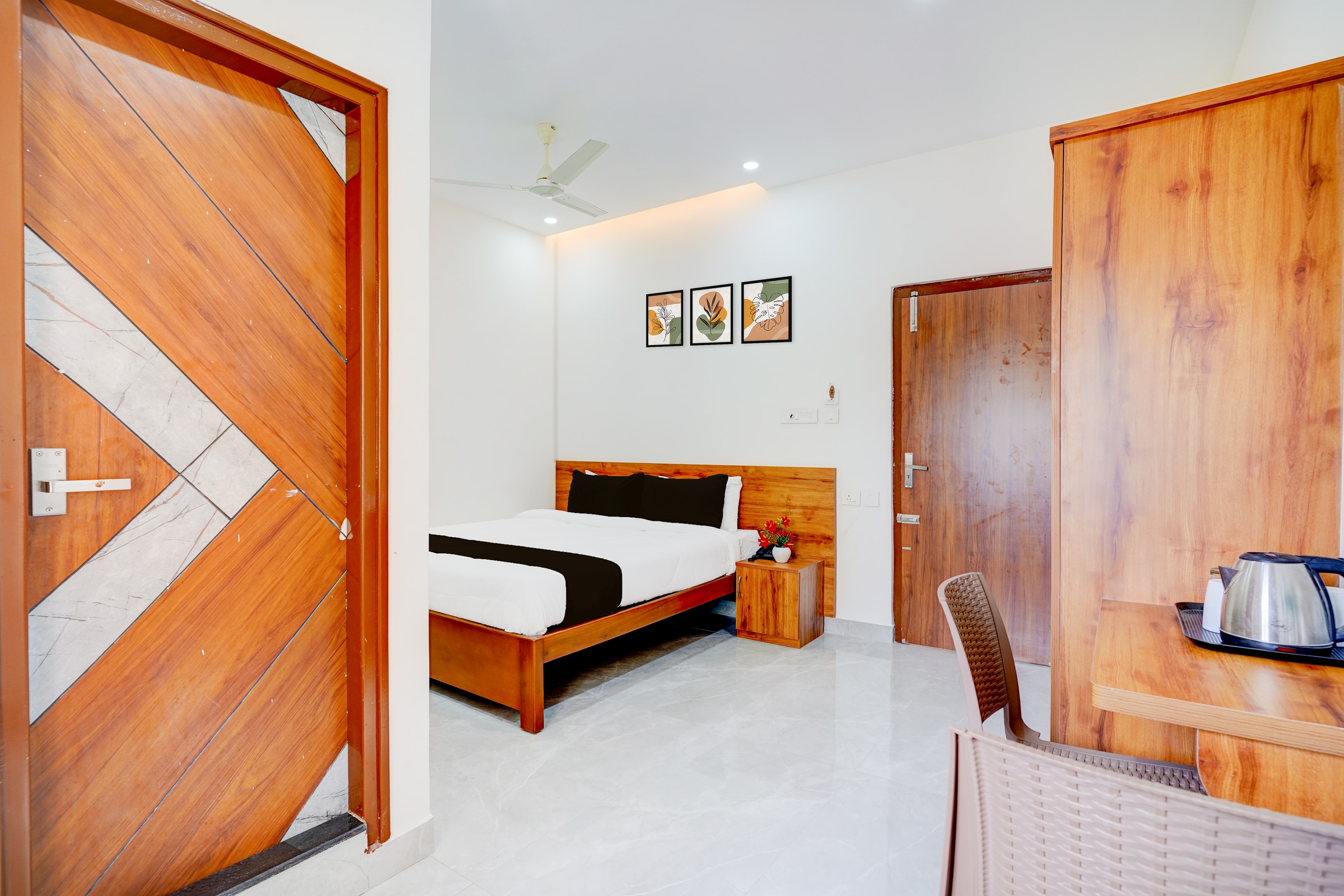 Hotel O AYODHYA RESIDENCY - Tap to explore photos