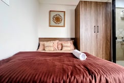 The Brownstone l Seaview l perfect 1bhk in versova, Mumbai