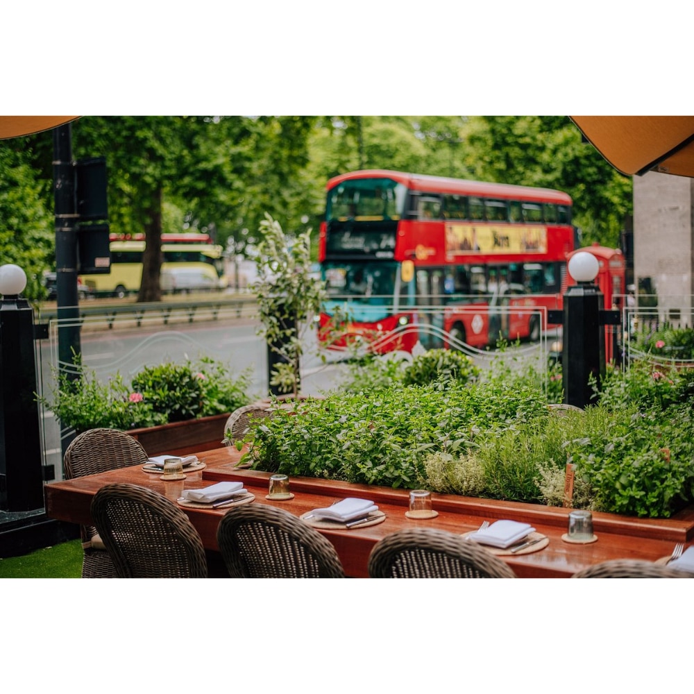 JW Marriott Grosvenor House London - Tap to explore photos