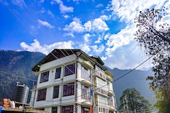 RUFINA BLUE PINE A Pure Veg Hotel, Lachen