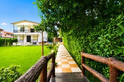 4 Bedroom Farmhouse With Private Pool In Noida, Greater Noida