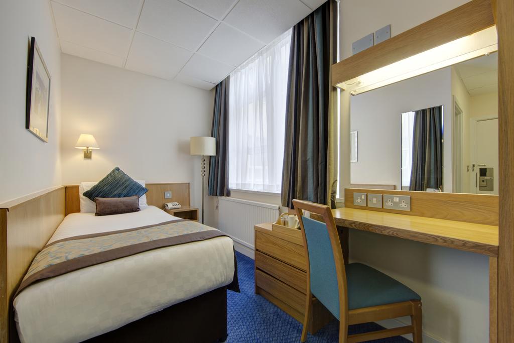 Veeve two bedroom apartment dockland digs united kingdom