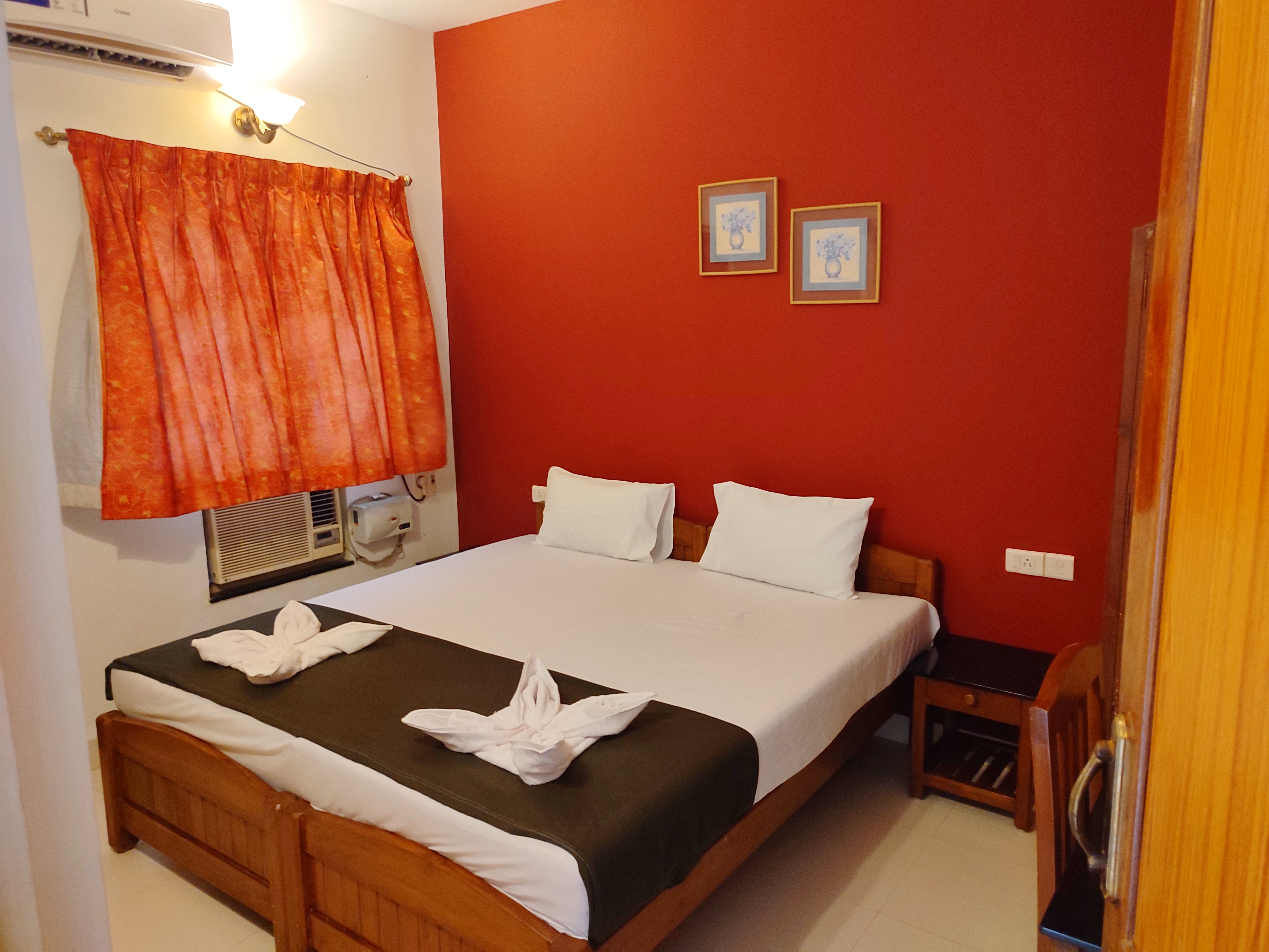 1st Floor 2BHK Apartment in Highland Holiday Homes - Tap to explore photos