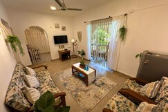 Macram Moss Chic Cozy 2BHK Boho Pool View apt, Goa