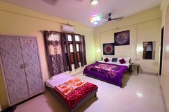 Paradise Homestays, Varanasi
