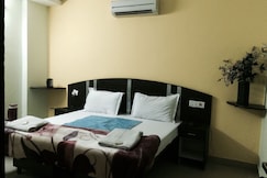 Hotel Surya Plaza, Delhi