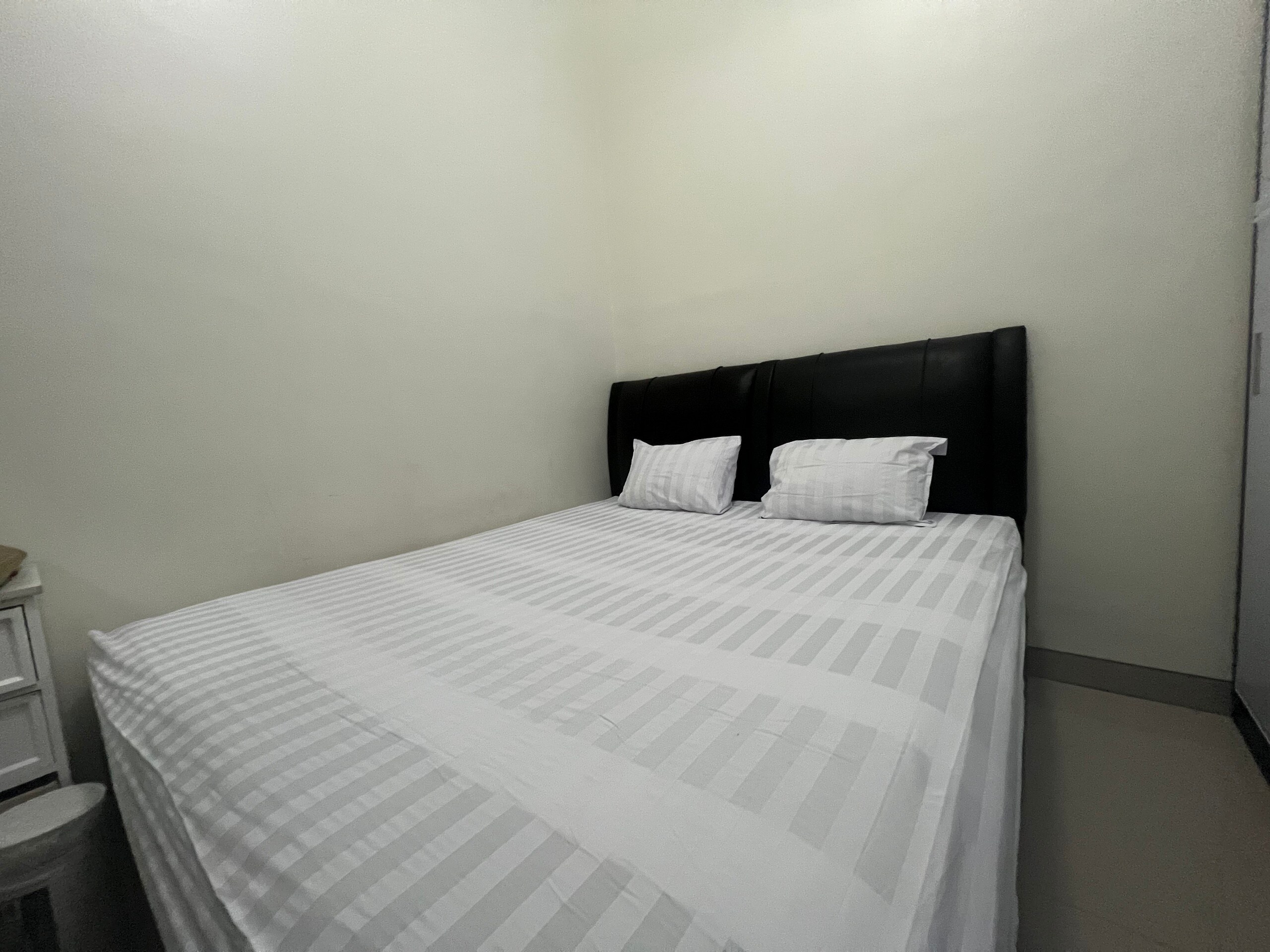 OYO 93074 Wisma Aliyah Near Sidrap - Tap to explore photos