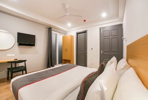 Collection O Kailash Enclave