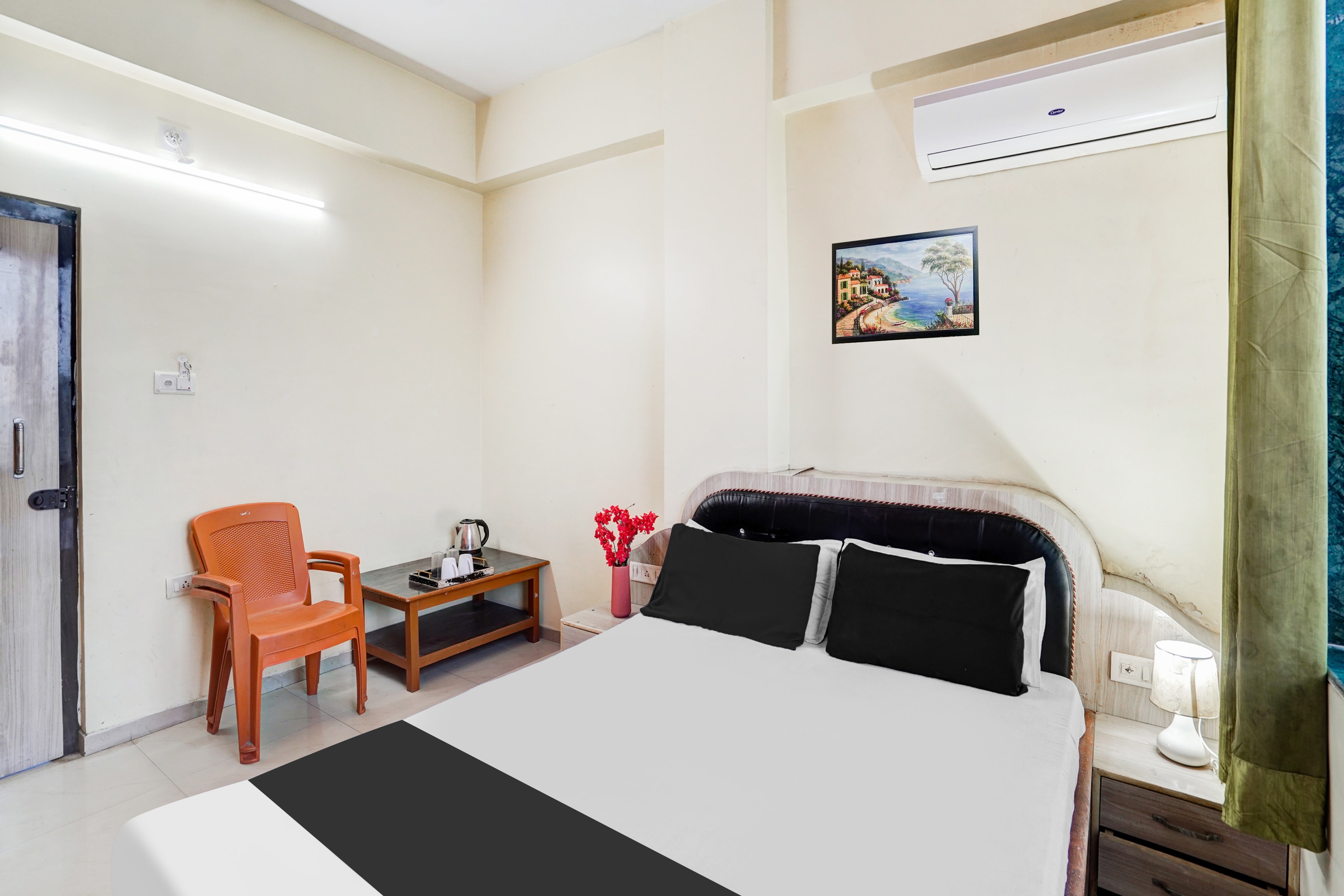 Super Hotel O Darbhanga Near Khanka Chowk - Tap to explore photos