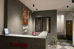 Hotel Annapurna Lodge And Domentri, Solapur