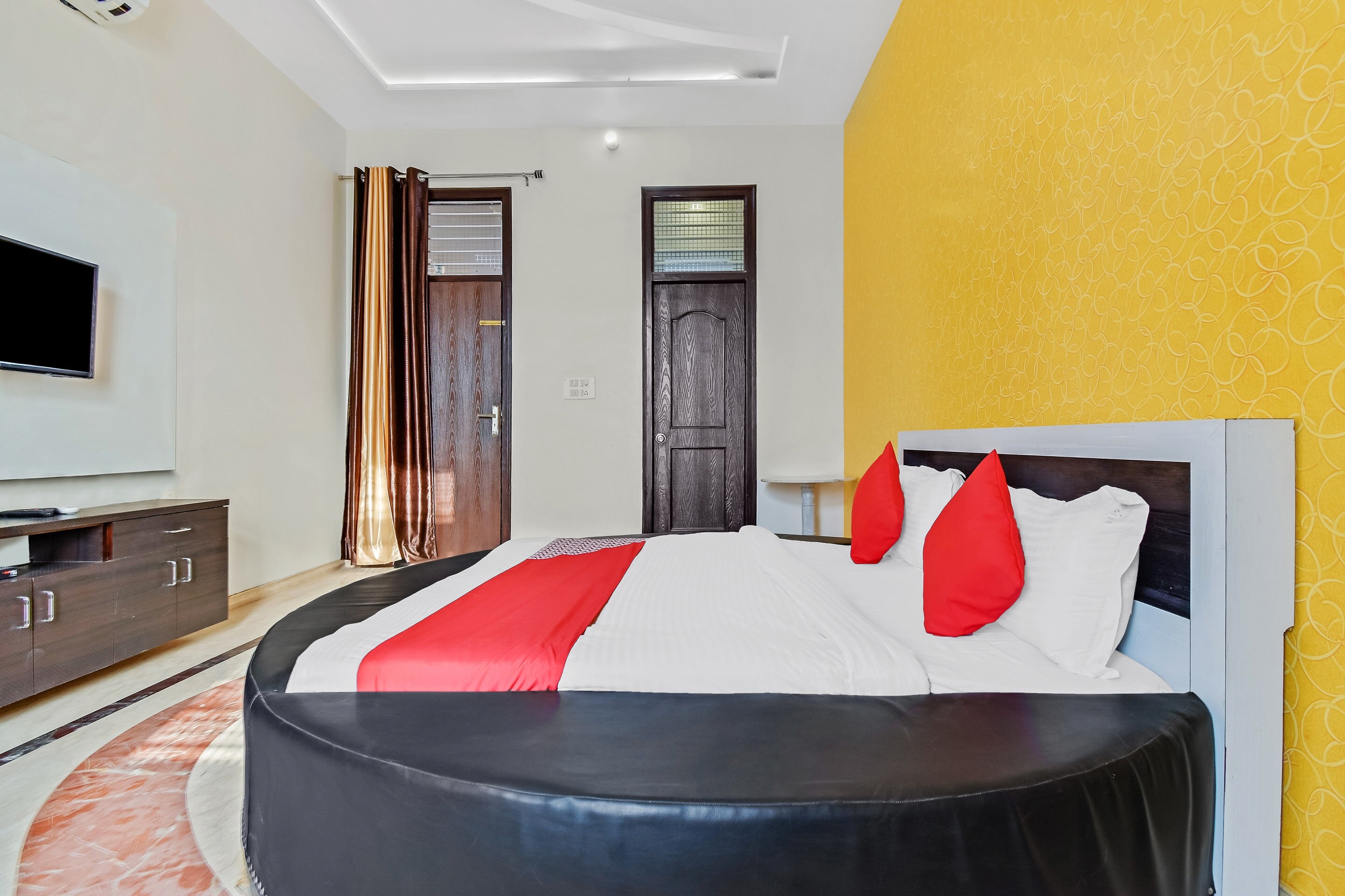 Hotel O Ekansh Palace - Tap to explore photos
