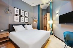 Parisian Hideaway, Paris