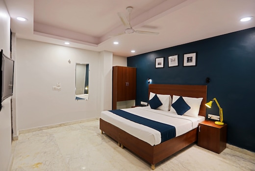 HOTEL SILVERKEY NEAR LIC BUILDING MAIN RD KHODA NEXT TO SHYAM OIL