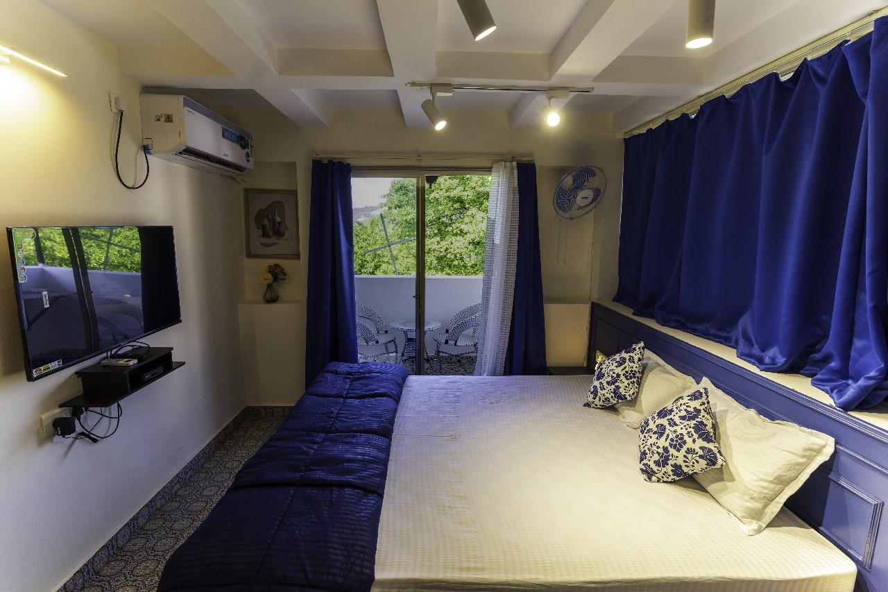 Blissful Studio Apartment Candolim Goa - Tap to explore photos