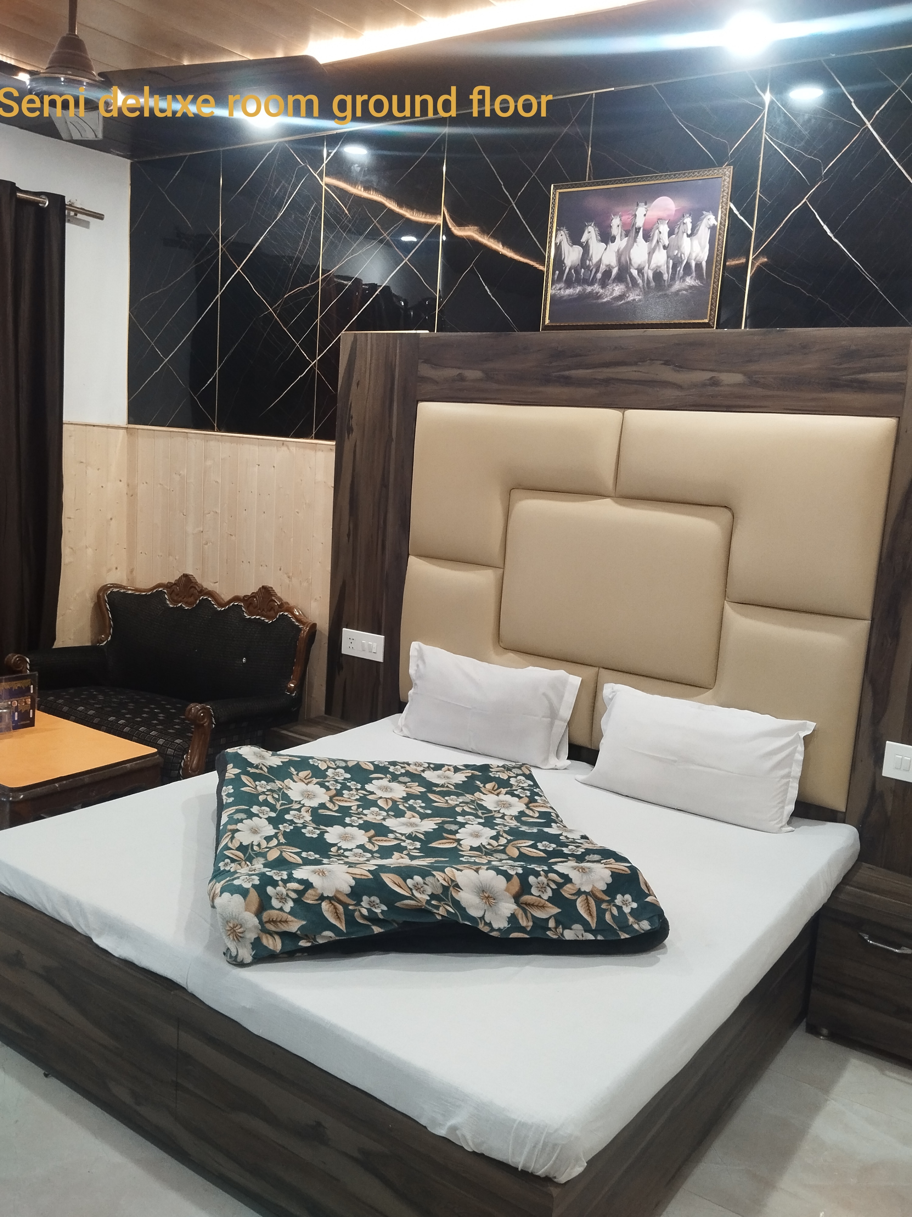 Hotel Bhandari Palace- Near Mall Road - Tap to explore photos