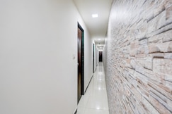 Hotel O The Hotel Palace, Mumbai