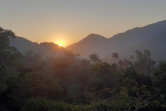Cliff Canvas Mount Abu, Mount Abu